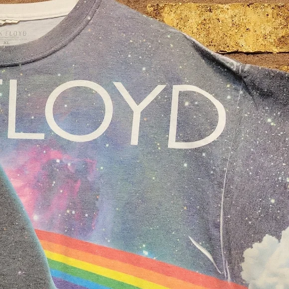 Pink Floyd Dark Side of the Moon Prism Graphic Tee Galaxy All Over Print Size L - Picture 4 of 10